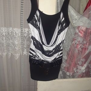 * New dressy lady's top., size medium